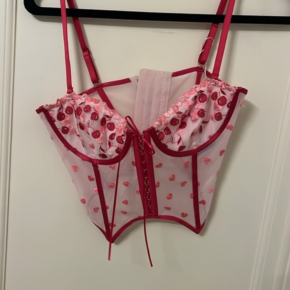 out from under corset - Picture 2 of 3